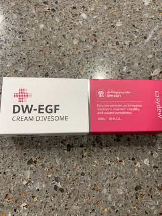 이지듀 DW-EGF 크림 다이브좀_콜라겐이 쏙쏙, 탄력피부로 다이빙 — 5점을 준 리뷰어가 2021년 2월 올린 사용 사진
