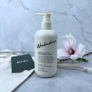 [위켄더스] 끈적임 없이 수분감을 채워주는 핸드& 바디로션 1종 랜덤발송 — 5점을 준 리뷰어가 2022년 4월 올린 사용 사진