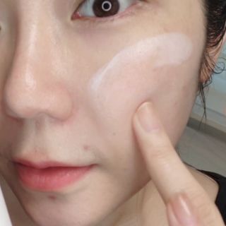 [후르디아] 모공블러 비건 선 프라이머 — 5점을 준 리뷰어가 2022년 5월 올린 사용 사진