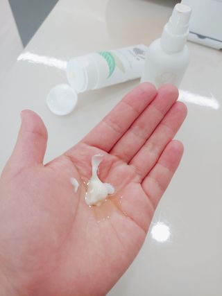mom e 맘이 내추럴 베이비 케어 크림+바디오일 — 4점을 준 리뷰어가 2021년 1월 올린 사용 사진