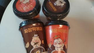 유비쿡 컵떡볶이 매운컵떡볶이2개/ 짜장컵떡볶이 2개  총 4개세트 — 3.5점을 준 리뷰어가 2021년 7월 올린 사용 사진