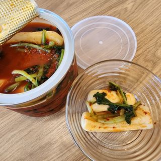 셰프애찬 알타리김치 총각김치 1kg — 4점을 준 리뷰어가 2022년 10월 올린 사용 사진