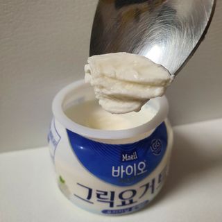 매일바이오 그릭요거트 오리지널 플레인 4개, 로스터리 커피믹스 4개 — 5점을 준 리뷰어가 2021년 12월 올린 사용 사진
