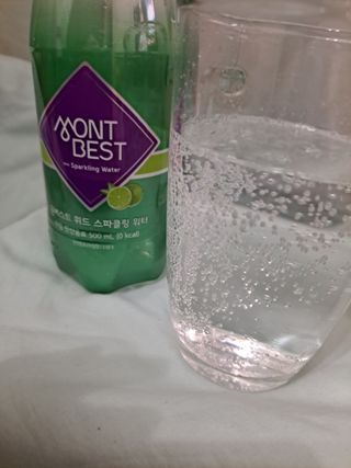 몽베스트 Montbest with Sparkling water Lime20병 — 5점을 준 리뷰어가 2022년 11월 올린 사용 사진