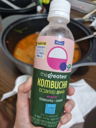 더그레잇티 콤부차 [매일유업] 더그레잇티 44kcal 콤부차 300ml *12개입 (오리지널 6개+베리리치 6개) — 5점을 준 리뷰어가 2023년 8월 올린 사용 사진