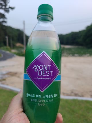 몽베스트 Montbest with Sparkling water Plain 20병 — 5점을 준 리뷰어가 2022년 6월 올린 사용 사진