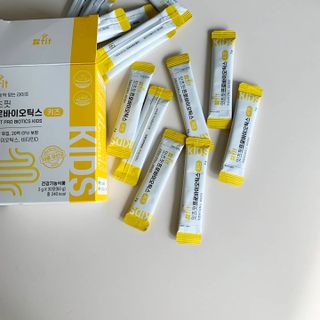 잇츠핏 프로바이오틱스 키즈 유산균 — 5점을 준 리뷰어가 2021년 3월 올린 사용 사진