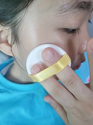 소이베베X신비아파트 모이스쳐 선팩트 SPF50+ PA+++ — 5점을 준 리뷰어가 2023년 4월 올린 사용 사진