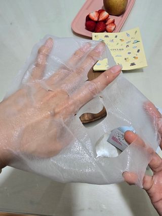 세뚜아(Cettua) [세뚜아] 모이스처 밸런싱 페이셜 마스크 Cettua Moisture Balancing Facial Mask 5매 — 5점을 준 리뷰어가 2024년 3월 올린 사용 사진
