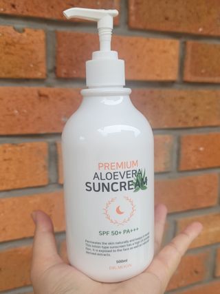 [닥터문] 프리미엄 알로에베라 선크림 500ml — 5점을 준 리뷰어가 2022년 5월 올린 사용 사진