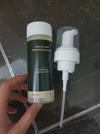 풀무원 브리엔 엔젤리카 허브 브라이트닝 클렌저+전용펌프 — 5점을 준 리뷰어가 2021년 3월 올린 사용 사진