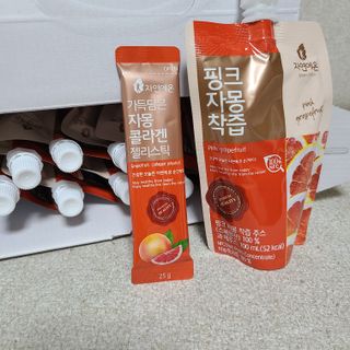 자연에온 핑크 자몽 착즙 100mL 10개입 1BOX +가 득담은 자몽 콜라겐 젤리스틱 1BOX — 5점을 준 리뷰어가 2021년 7월 올린 사용 사진