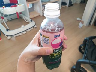 더그레잇티 콤부차 300ml *12개입 (오리지널 6개+베리리치 6개) — 5점을 준 리뷰어가 2022년 7월 올린 사용 사진