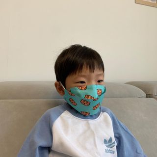 [숨그림]  덴탈마스크 짱구 우리아이 그리고 내가 쓰는 믿을수있는 케릭터 마스크  16종 — 4점을 준 리뷰어가 2021년 10월 올린 사용 사진