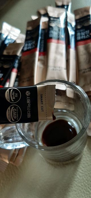 서울약사신협_투데이홍삼정플러스스틱_10g x 30포 — 5점을 준 리뷰어가 2021년 7월 올린 사용 사진