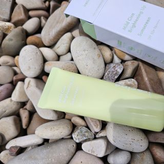 아이레시피 마일드시카 브라이트닝 업 선스크린 SPF50+ PA++++ — 4점을 준 리뷰어가 2023년 6월 올린 사용 사진