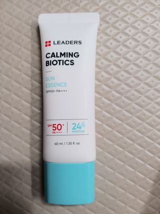 리더스코스메틱 리더스 카밍 바이오틱스 선 에센스 SPF 50+ PA++++ — 5점을 준 리뷰어가 2022년 6월 올린 사용 사진