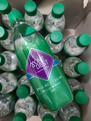 몽베스트 Montbest with Sparkling water Plain 20병 — 5점을 준 리뷰어가 2021년 11월 올린 사용 사진