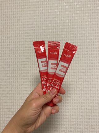 [인디닥터] 타이탄 BCAA 프로틴 젤리스틱 — 5점을 준 리뷰어가 2022년 5월 올린 사용 사진