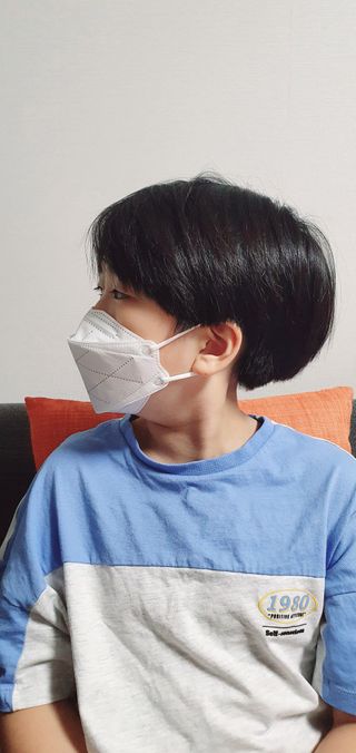 케이파이 나날마스크 [케이파이 나날] KF94 마스크 50매입 (개별포장) ,  여름에도 좋은 숨쉬기 편한 순수 국산 마스크 — 5점을 준 리뷰어가 2022년 8월 올린 사용 사진