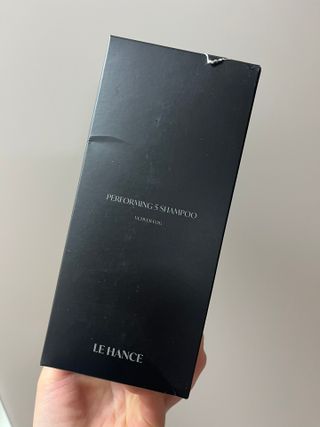 르핸스 퍼포밍 5 샴푸 비반트 포렛/베티버 포그 — 5점을 준 리뷰어가 2023년 3월 올린 사용 사진