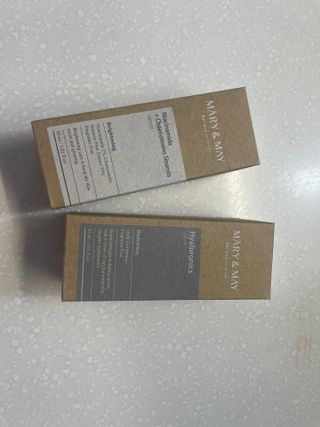 마리엔메이 히알루로닉스 세럼 ,나이아신아마이드 모과 세럼, 마린콜라겐 세럼, 청귤 흰목이버섯 추출물 세럼 — 5점을 준 리뷰어가 2021년 10월 올린 사용 사진
