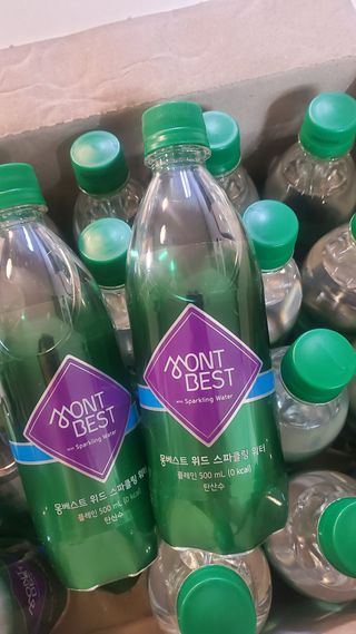 몽베스트 Montbest with Sparkling water Plain 20병 — 5점을 준 리뷰어가 2022년 8월 올린 사용 사진