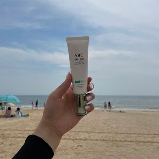 [AHC] 세이프온 에센스 선크림 올리브영 스페셜 증정 기획세트 — 5점을 준 리뷰어가 2022년 6월 올린 사용 사진
