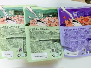 [푸딩팩토리] 요잇조잇 닭갈비 닭가슴살/김치 닭가슴살 곤약볶음밥 2종 (김치볶음밥 2개 닭갈비 볶음밥 1개) — 5점을 준 리뷰어가 2022년 8월 올린 사용 사진