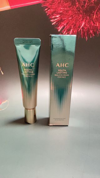 [NEW 탄력유턴 아이크림] AHC 유스 래스팅 리얼 아이크림 포 페이스 — 5점을 준 리뷰어가 2021년 4월 올린 사용 사진