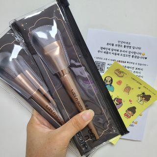 [툴앤썸] 라운드 파운데이션 브러시+사선 쉐딩 브러시+블렌딩 브러시 — 5점을 준 리뷰어가 2021년 6월 올린 사용 사진