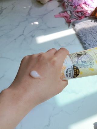 버츠비 케어플러스 릴리빙포앤노즈로션 — 4점을 준 리뷰어가 2021년 4월 올린 사용 사진