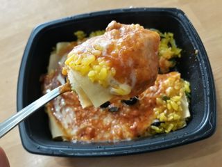 직탁 식단관리 3종 도시락 (두부 라자냐 라구빠에야, 두부로제 미트볼파스타, 닭탕수 직화 짜장 두부면) — 5점을 준 리뷰어가 2022년 6월 올린 사용 사진