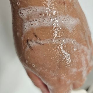 로우퀘스트 베리어 인핸싱 클렌저 190ml — 5점을 준 리뷰어가 2023년 10월 올린 사용 사진