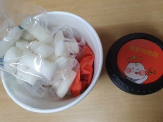 유비쿡 컵떡볶이 매운컵떡볶이2개/ 짜장컵떡볶이 2개  총 4개세트 — 4.5점을 준 리뷰어가 2021년 2월 올린 사용 사진