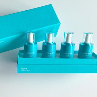 아로메르 리바이탈라이징 블루밍 앰플 10ml x 4ea — 5점을 준 리뷰어가 2021년 8월 올린 사용 사진