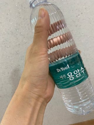 닥터유 제주용암수 닥터유 용암수 — 2.5점을 준 리뷰어가 2021년 8월 올린 사용 사진