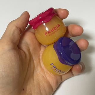 [후르디아] 올리브영 꿀과즙 립밤 2종 (블루베리/석류) — 5점을 준 리뷰어가 2022년 12월 올린 사용 사진