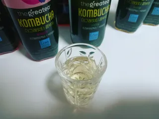 더그레잇티 콤부차 [매일유업] 더그레잇티 44kcal 콤부차 300ml *12개입 (오리지널 6개+베리리치 6개) — 4점을 준 리뷰어가 2023년 7월 올린 사용 사진