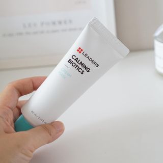 리더스코스메틱 리더스 카밍 바이오틱스 #1등 진정 기획세트 [에센스 워터150ml + 크림 마스크80ml] — 5점을 준 리뷰어가 2022년 8월 올린 사용 사진