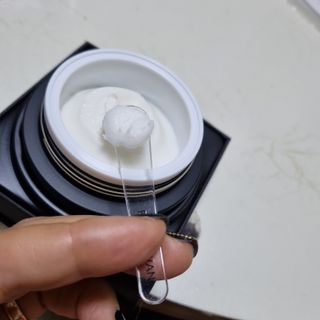 오투에니원 갈락토미세스 비타민 C 프리미엄 블랙스완 크림 50g — 5점을 준 리뷰어가 2022년 12월 올린 사용 사진