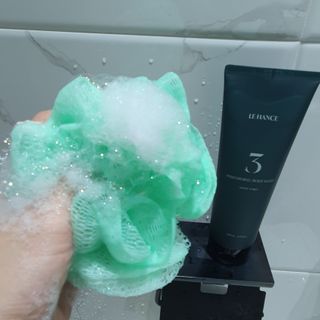 르핸스 퍼포밍 3 바디워시 비반트포렛/베티버포그 — 4점을 준 리뷰어가 2023년 1월 올린 사용 사진