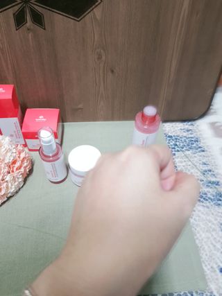 아이앤립 / EYENLIP 아이앤립 연어오일 리바이탈라이징 토너+앰플+크림 3종 세트 — 3점을 준 리뷰어가 2021년 5월 올린 사용 사진
