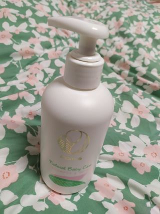 mom e 맘이 내추럴 베이비 케어 샴푸앤바스+로션 — 3.5점을 준 리뷰어가 2021년 1월 올린 사용 사진