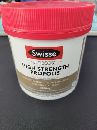 Swisse 스위스 고함량 프로폴리스 2,000mg 210정 — 5점을 준 리뷰어가 2021년 11월 올린 사용 사진