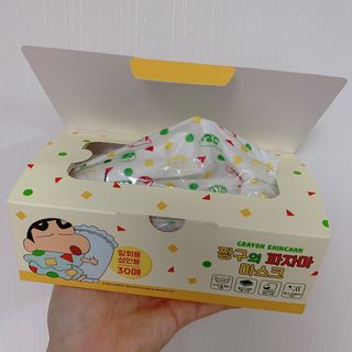 [숨그림]  덴탈마스크 짱구 우리아이 그리고 내가 쓰는 믿을수있는 케릭터 마스크  16종 — 5점을 준 리뷰어가 2021년 10월 올린 사용 사진