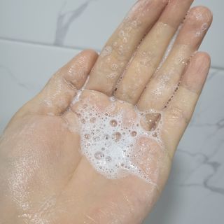 [베러오리진] 무화과 크리미 딥 폼 클렌저/피부 노폐물 & 미세먼지 99 세정 인증 민감성 피부 무자극 인증 — 5점을 준 리뷰어가 2021년 11월 올린 사용 사진