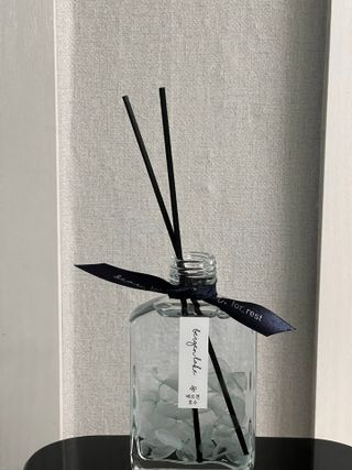 디어포레스트 쁘띠 플라워 디퓨저 시리즈 — 5점을 준 리뷰어가 2022년 7월 올린 사용 사진