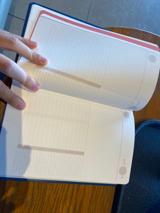 응원과 위로가 필요한 당신에게  리훈 하고싶은말 스터디 플래너 — 2.5점을 준 리뷰어가 2021년 4월 올린 사용 사진