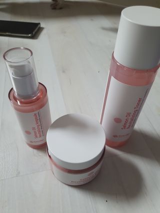 아이앤립 / EYENLIP 아이앤립 연어오일 리바이탈라이징 토너+앰플+크림 3종 세트 — 5점을 준 리뷰어가 2021년 5월 올린 사용 사진